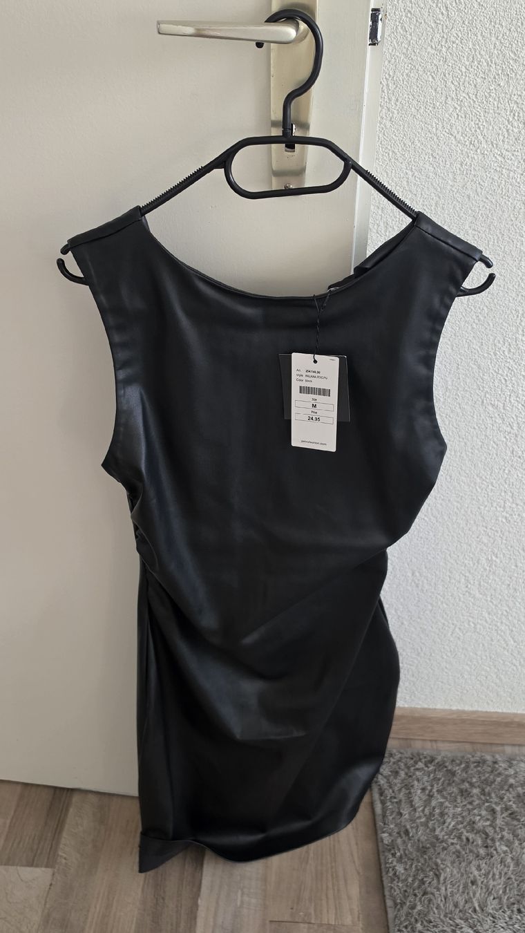 Zebra Kleider: Robe noir – Neu und originalverpackt aus Vuadens von ana_nd8q