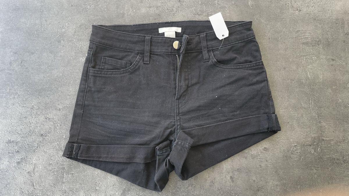 H&M Pantaloni: Shorts H&M Gr. 32 neuwertig – Usato da Neuenkirch venduto da balani