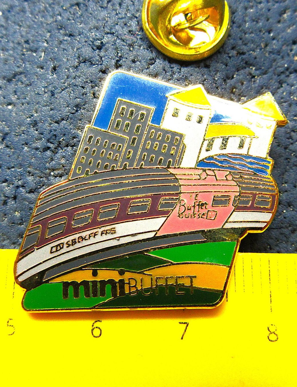 SBB/CFF/FFS Placchette & Badge: BAHN SCHWEIZ PIN SBB MINI BUFFET ENAMEL GOLDIG – Usato da Ettingen venduto da Hausi4711