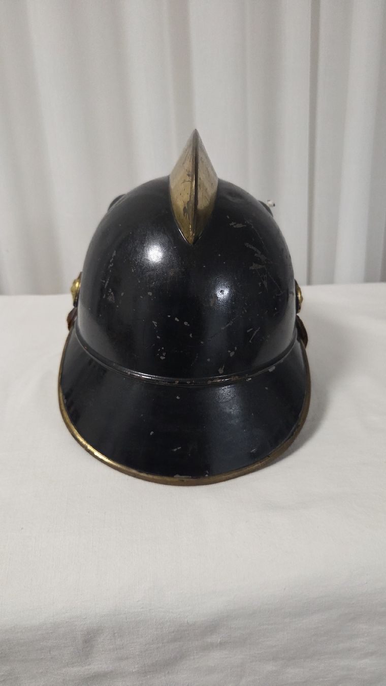 Pompieri: casque pompier  – Usato da Ecublens VD venduto da Moun 1