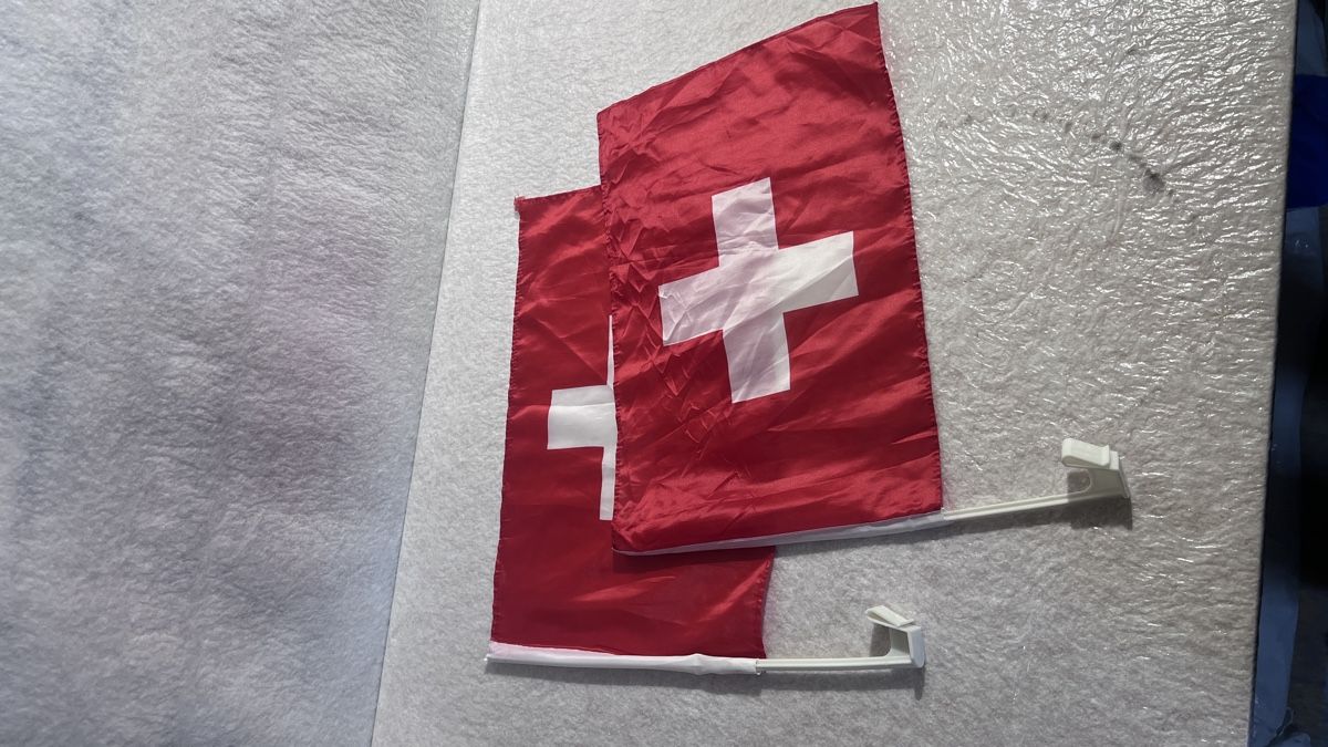 Bandiere: Albanische/Schweizer Autofahne, – Usato da Rotkreuz venduto da perlengott 4