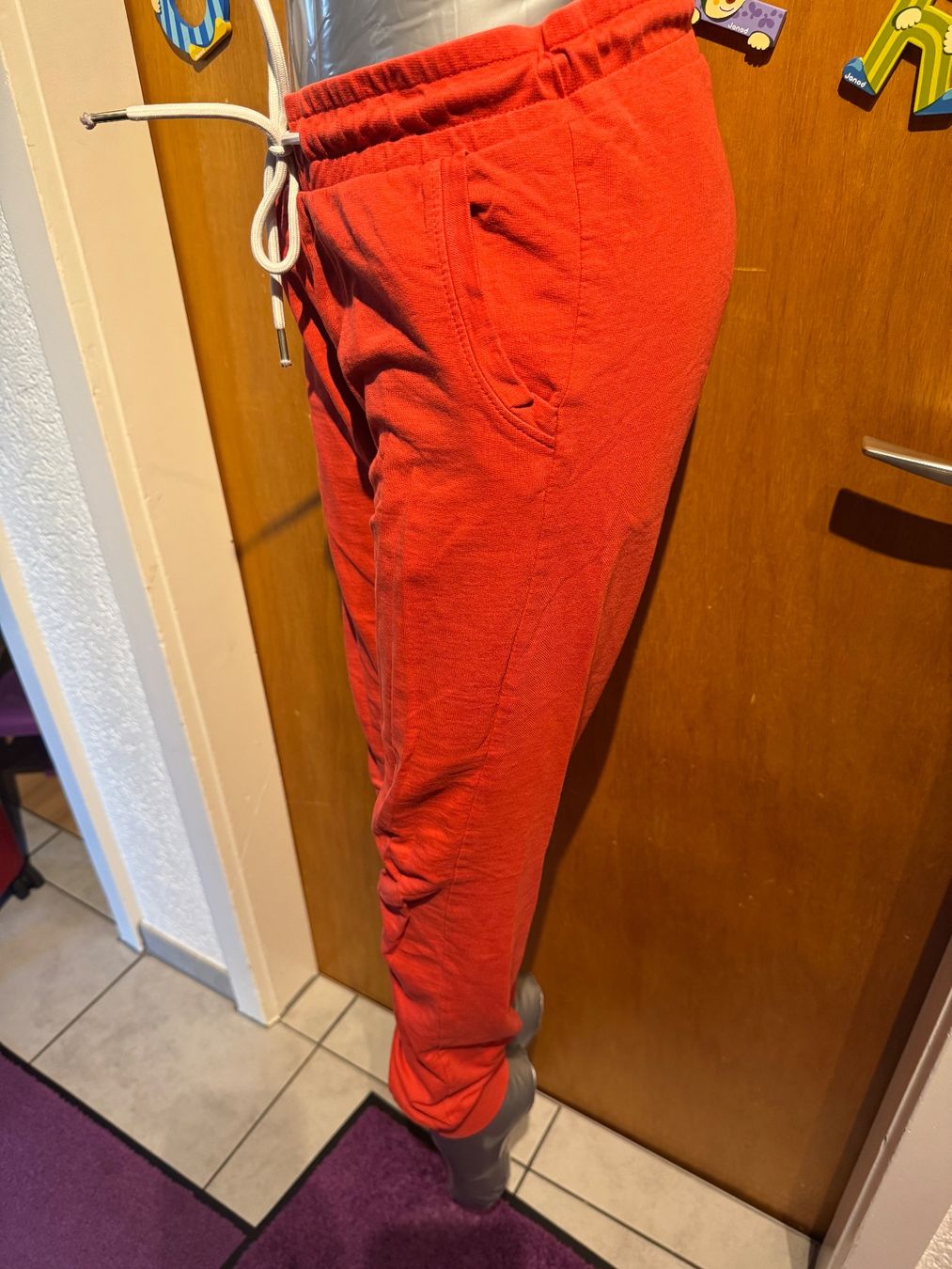 Hosen: Coole rote Jogginghose Orange Gr XS – Gebraucht aus Frenkendorf von Style365 2