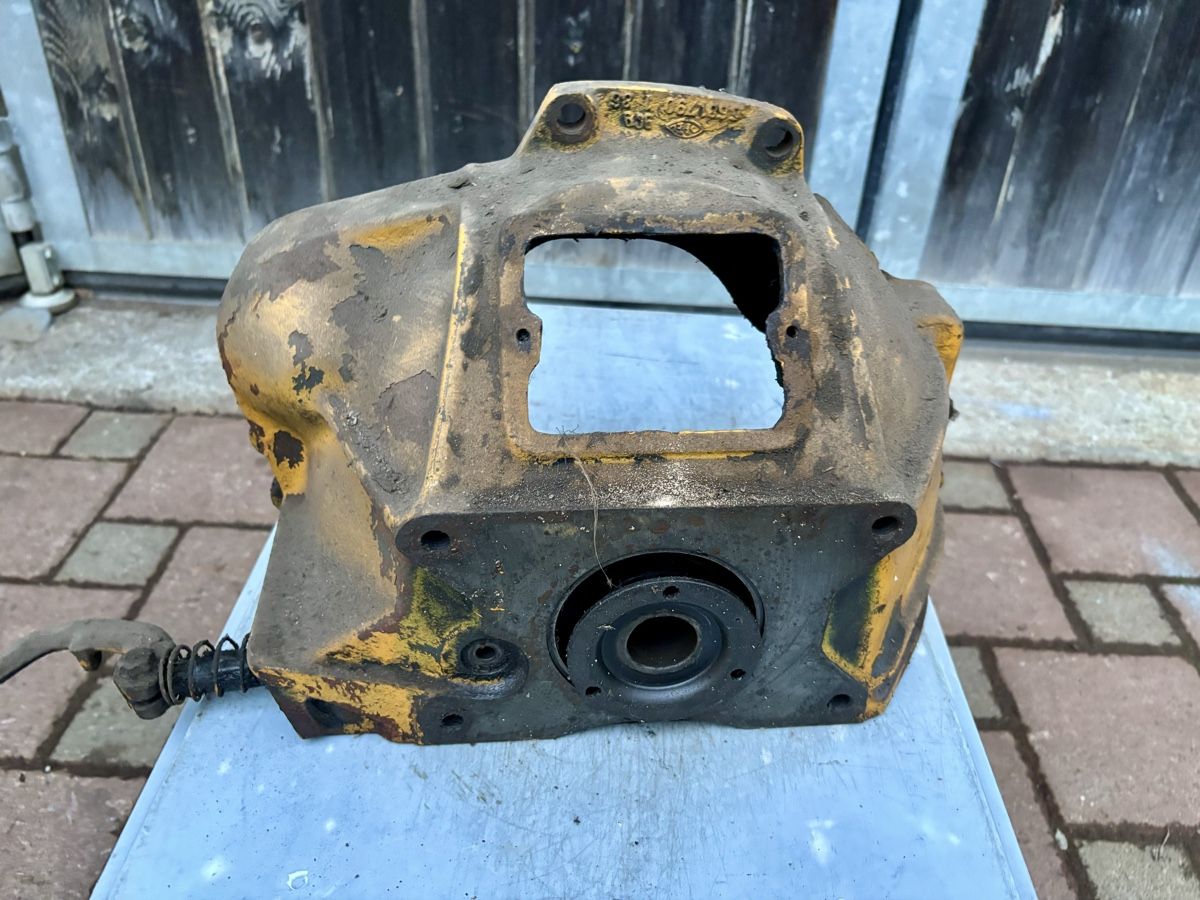 Opel Alle Autoersatzteile: Opel Oldtimerauto Kupplungsglocke – Gebraucht aus Gündisau von yuma06