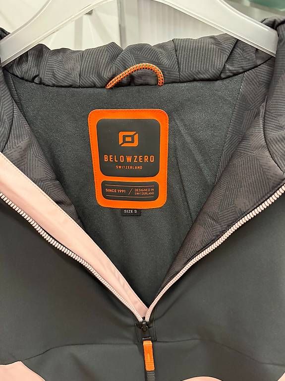 Giacche: Belowzero Outdoor Jacke Pink NEU – Usato da Sursee venduto da pil_xg2h 2