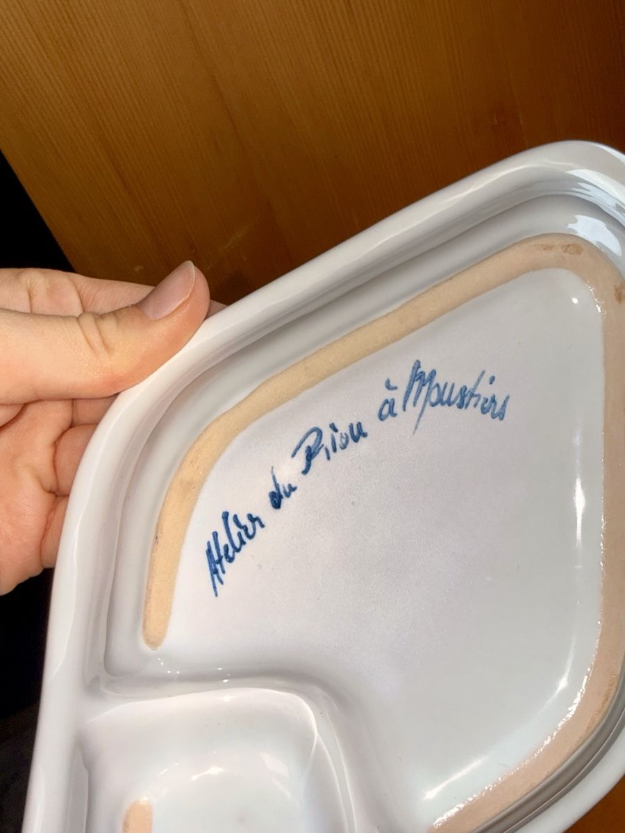 Teller: Handcrafted Faience Ceramic Serving Plate – French Origin – Neu (gemäss Beschreibung) aus Le Sentier von CannelleVintage13 3