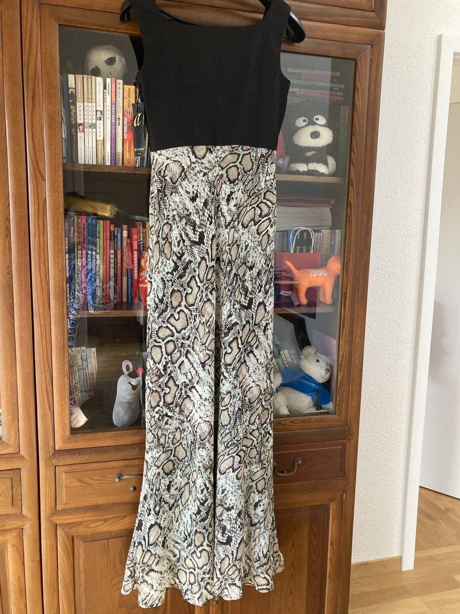 Robes: Dress – Neuf (Voir description) à Perroy par san_jxr8 1
