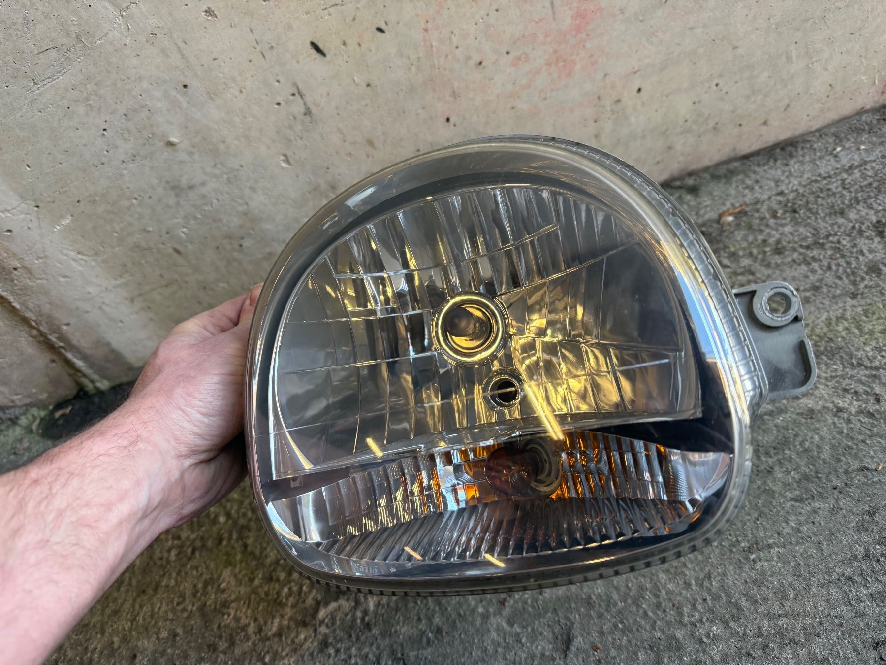Phares: Scheinwerfer rechts Renault Twingo C06 – D'occasion à Lützelflüh-Goldb par Guemseli 2
