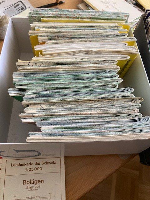Landkarten & Atlanten: Land-und Wanderkarten – Gebraucht aus Bern von Buddy2005 2