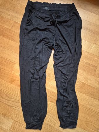 AMISU Sommerhose, leicht und bequem, Grösse M, Schwarz!