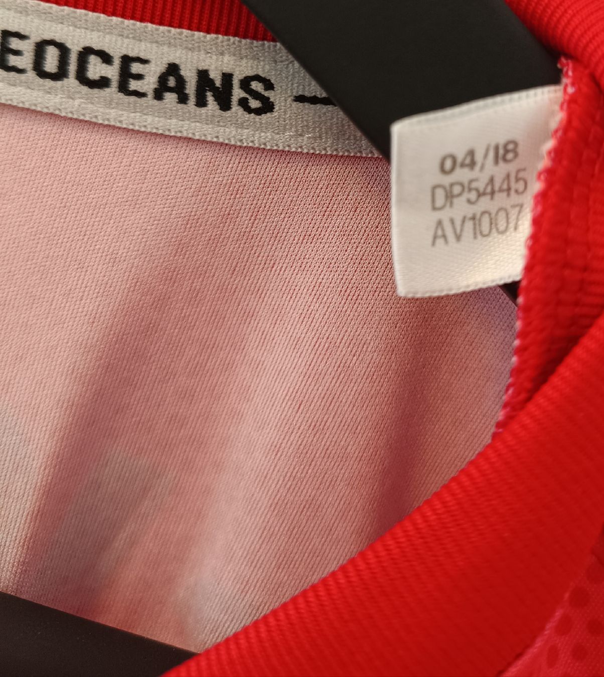 Real Madrid Leibchen & Hosen: SERGIO RAMOS #4 Original Real Madrid 2018-19 Third Trikot – Gebraucht aus St-Léonard von SwissDealsJersey 7