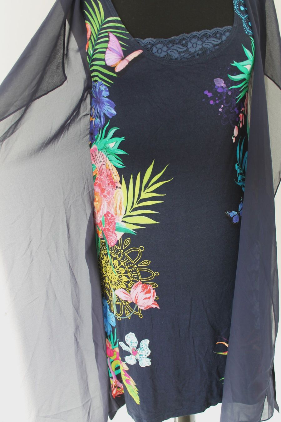 Desigual Vestiti: Robe DESIGUAL taille M – Usato da Chez-le-Bart venduto da jasse 1