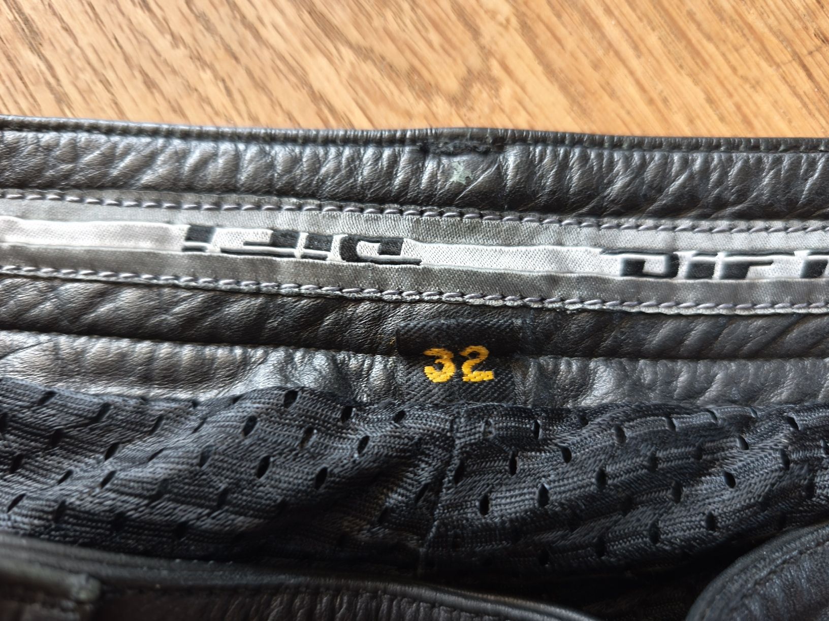 Pantaloni: Motorrad Herren Lederhose 32 Schwarz – Usato da Luzern venduto da Saphir12 3