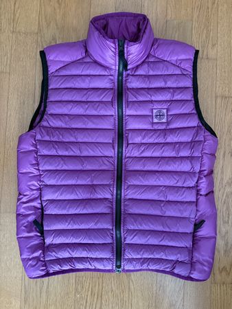 Stone Island Daunenweste in Purple/Pink – Grösse S