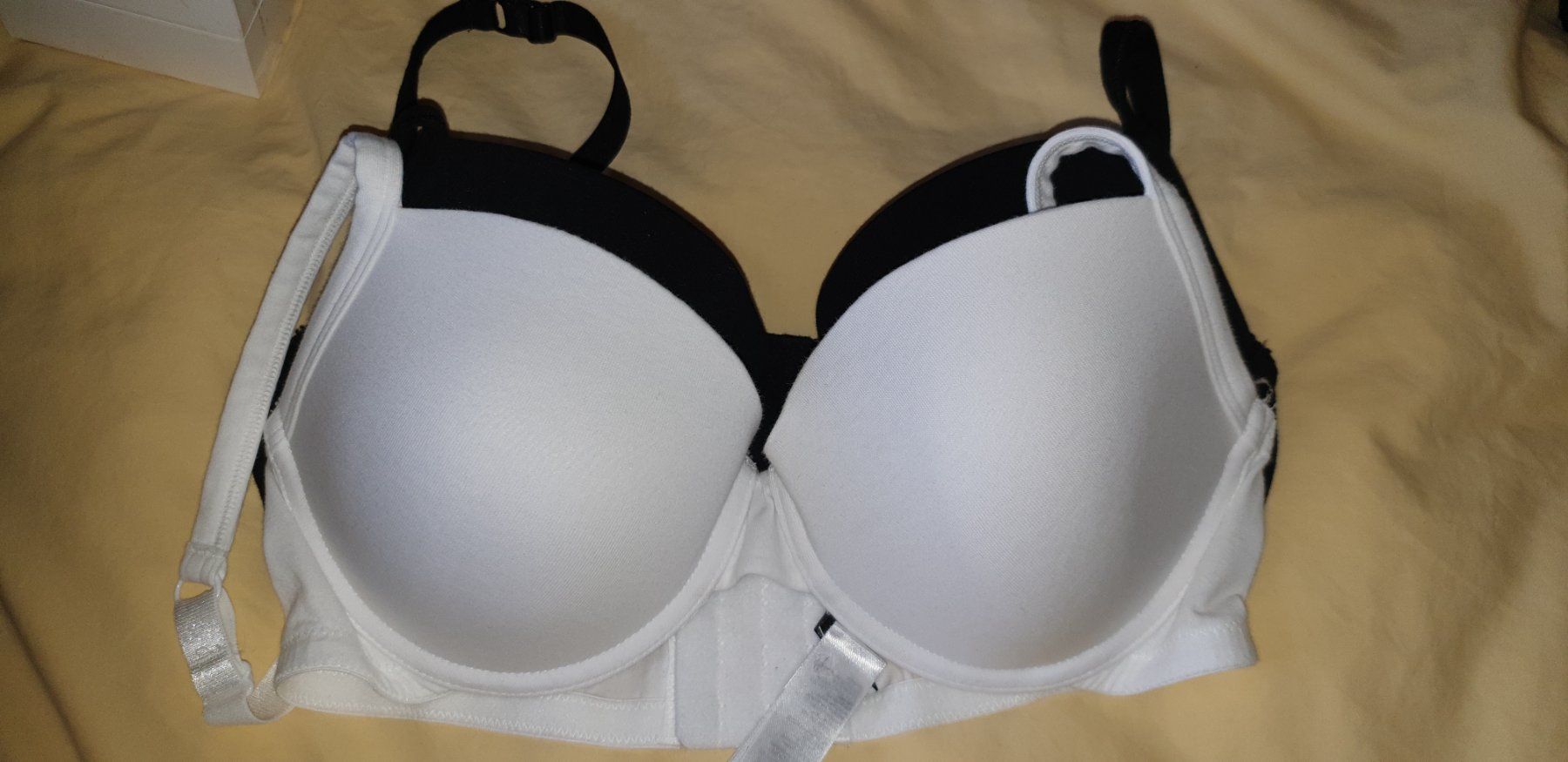Sonstige Unterwäsche: 2x BH 85 B – Gebraucht aus Gwatt (Thun) von Letzte-Chance-III