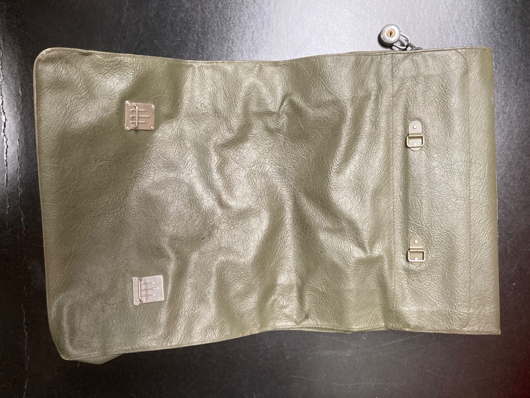 Schweizer Armee Taschen: Militärtasche – Gebraucht aus zürich von papalapa 1