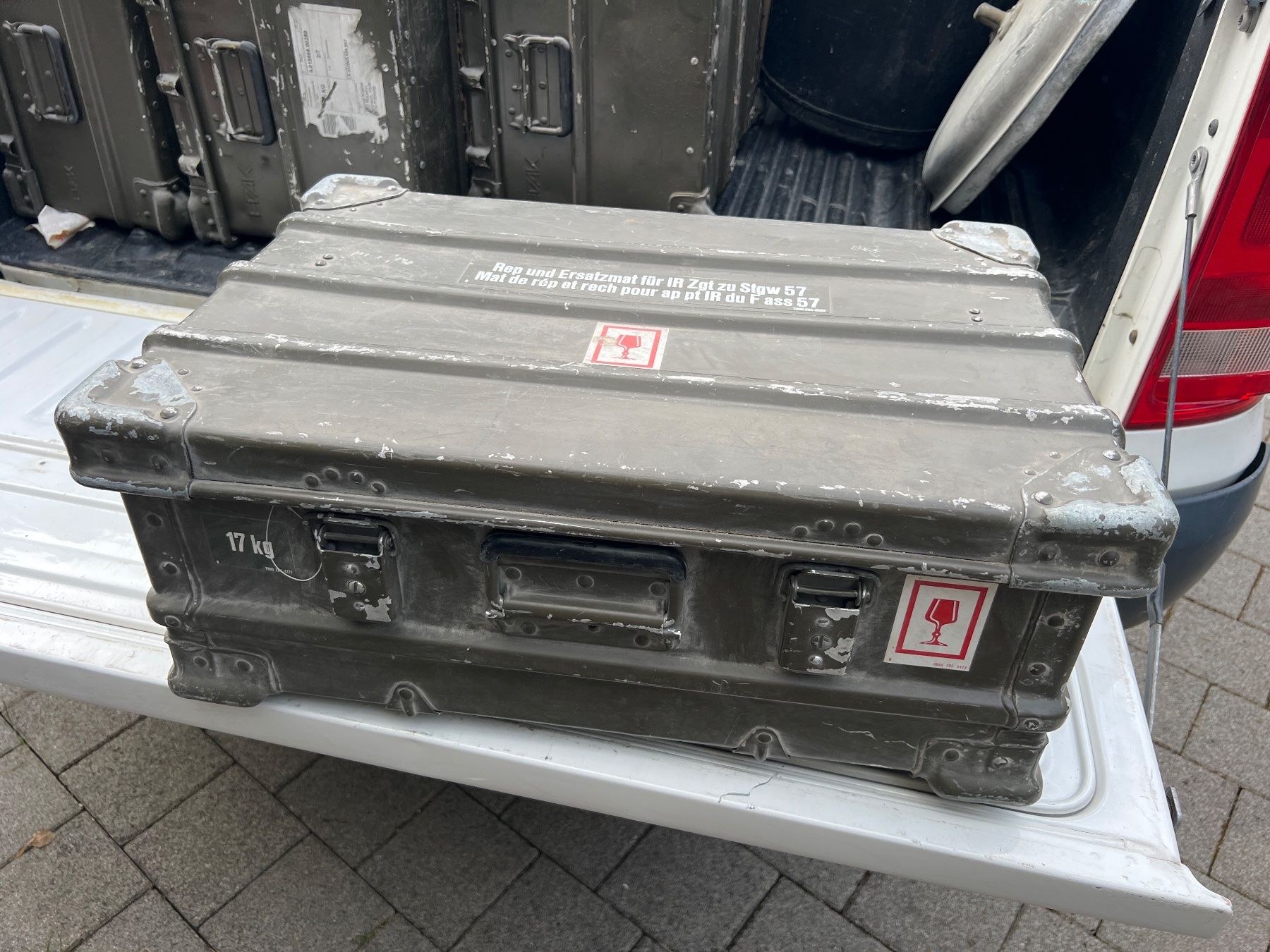 Casse di trasporto: Schweizer Armee EDAK ALU Transportkiste – Usato da Egg b. Zürich venduto da SwissTradingAgency