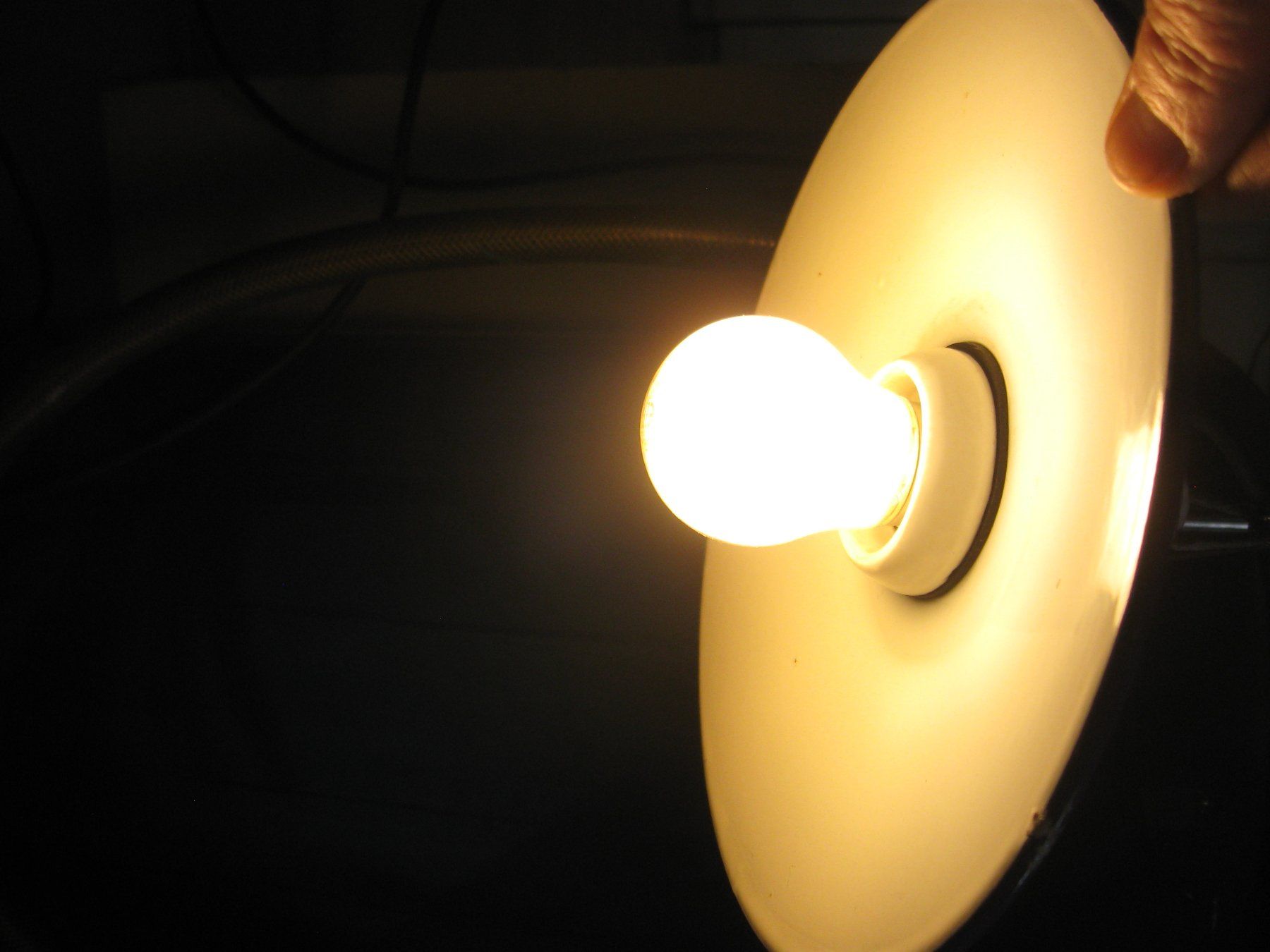 Lampade: alte Stall, Schopflampe mit Emailschirm – Usato da Bauma venduto da Stangenbohne 1