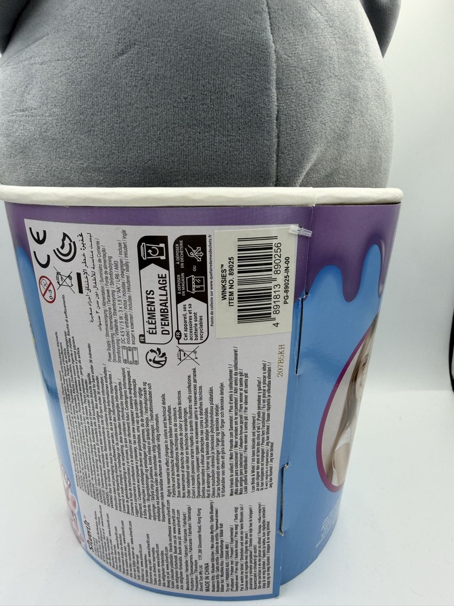Spielzeuge: Winksies Blueberry Kitty Plüschfigur mit Blinkfunktion – Neu und originalverpackt aus Emmen von VK-Allround 1