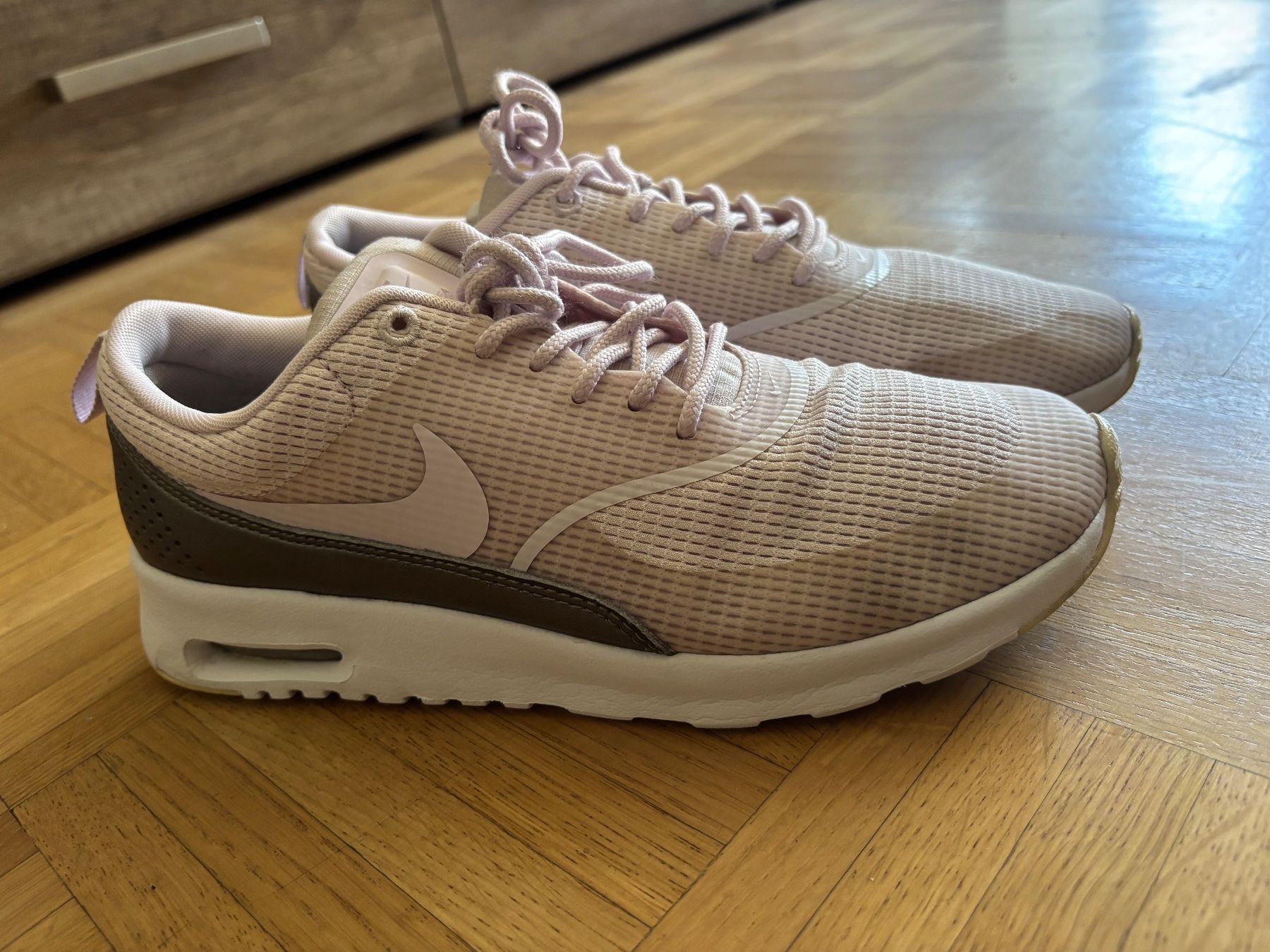 Nike Damenschuhe: Baskets Nike Thea taille 39 bon état – Gebraucht aus Petit-Lancy von Hpk_tbk 1