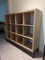IKEA KALLAX 147x129cm mit schwarzem Untergestell (abnehmbar)