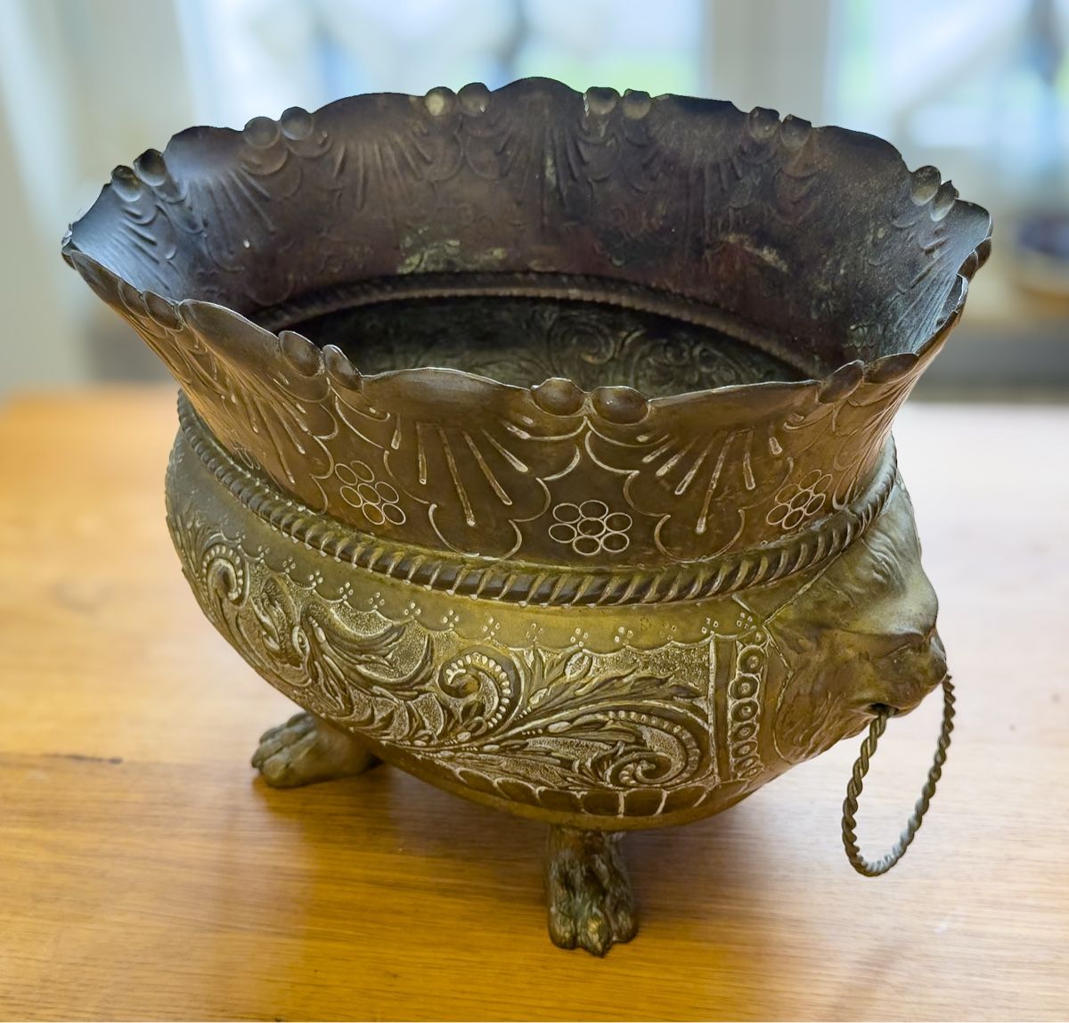 Blumentöpfe: Vintage Messing Jardinière mit Löwenköpfen – Gebraucht aus Zürich von stevocem 4