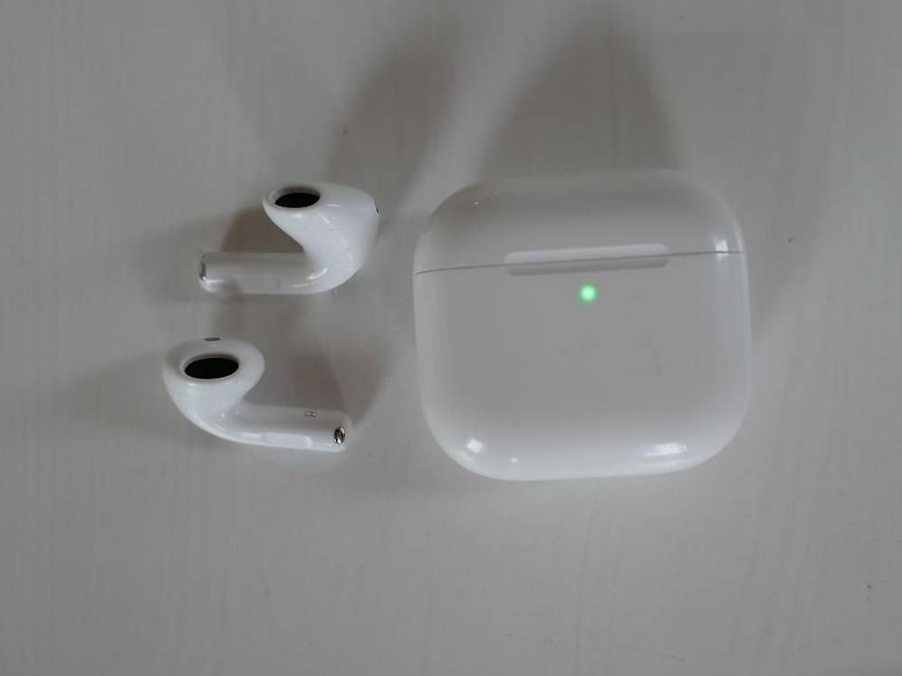 Apple Casques audio: Apple Airpods 4 Bluetooth Kopfhörer, 4. Generation – D'occasion à Wetzikon ZH par mst05