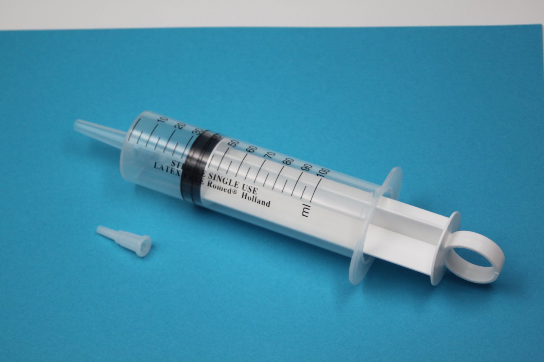 Tecnologia medica: 100ml Spritze inkl. Reduktion Einmalspritze – Nuovo e nell'imballaggio originale da Lömmenschwil venduto da ritalin01 1