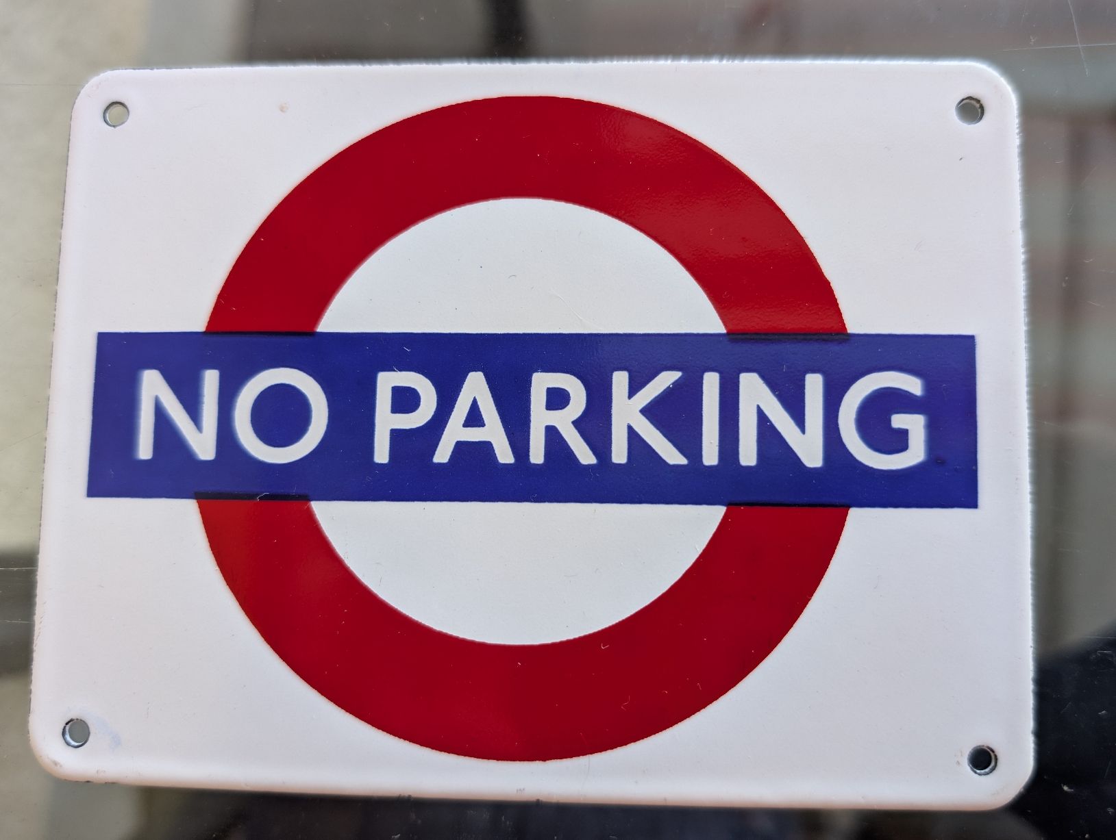 Schilder: No Parking Schild klein  – Neu (gemäss Beschreibung) aus Bern von berneroberlaenderin
