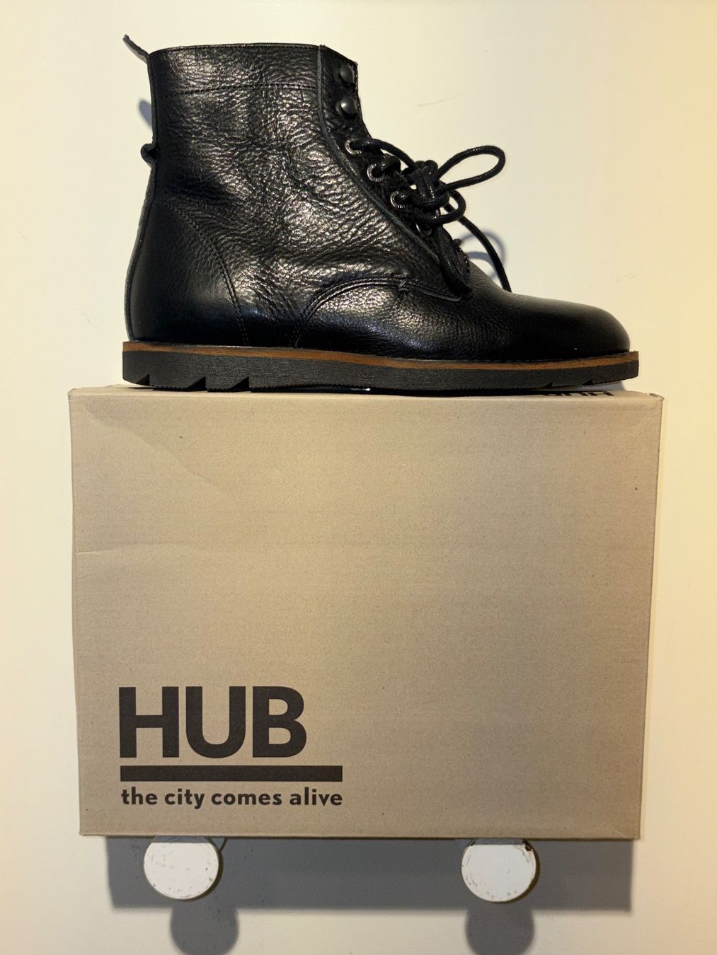 Herrenschuhe: HUB MEN      GRÖSSE 40      INNENSOHLE 26 CM – Neu und originalverpackt aus Zürich von LIQUIDATOR.CP