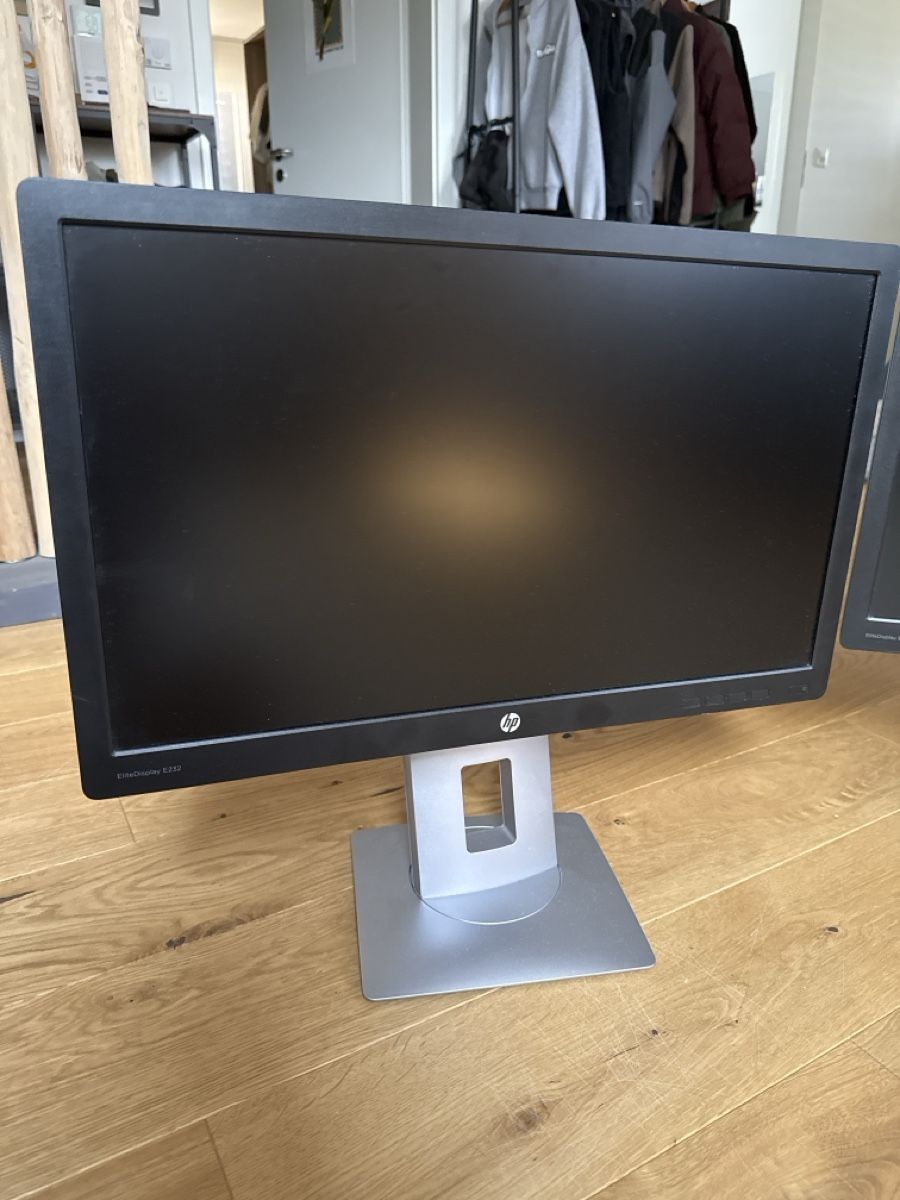 Monitor: HP Monitore 2 Stck. Guter Zustand – Usato da Willisau venduto da Davidm95 1