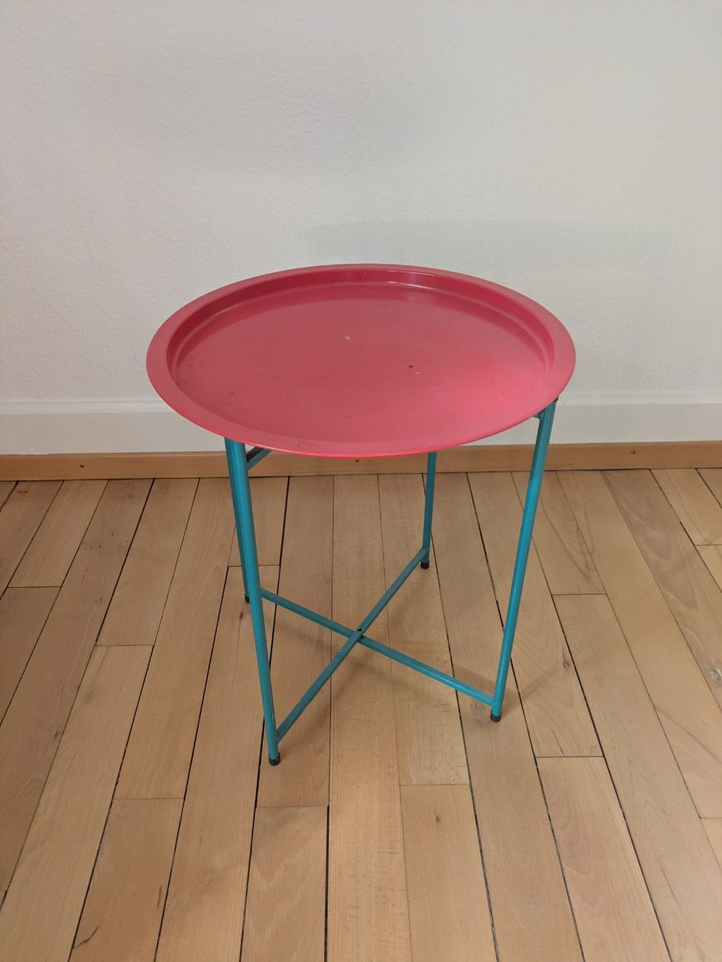 Tische: Small table - Kleiner Tisch – Gebraucht aus Zürich von mat_sgx8
