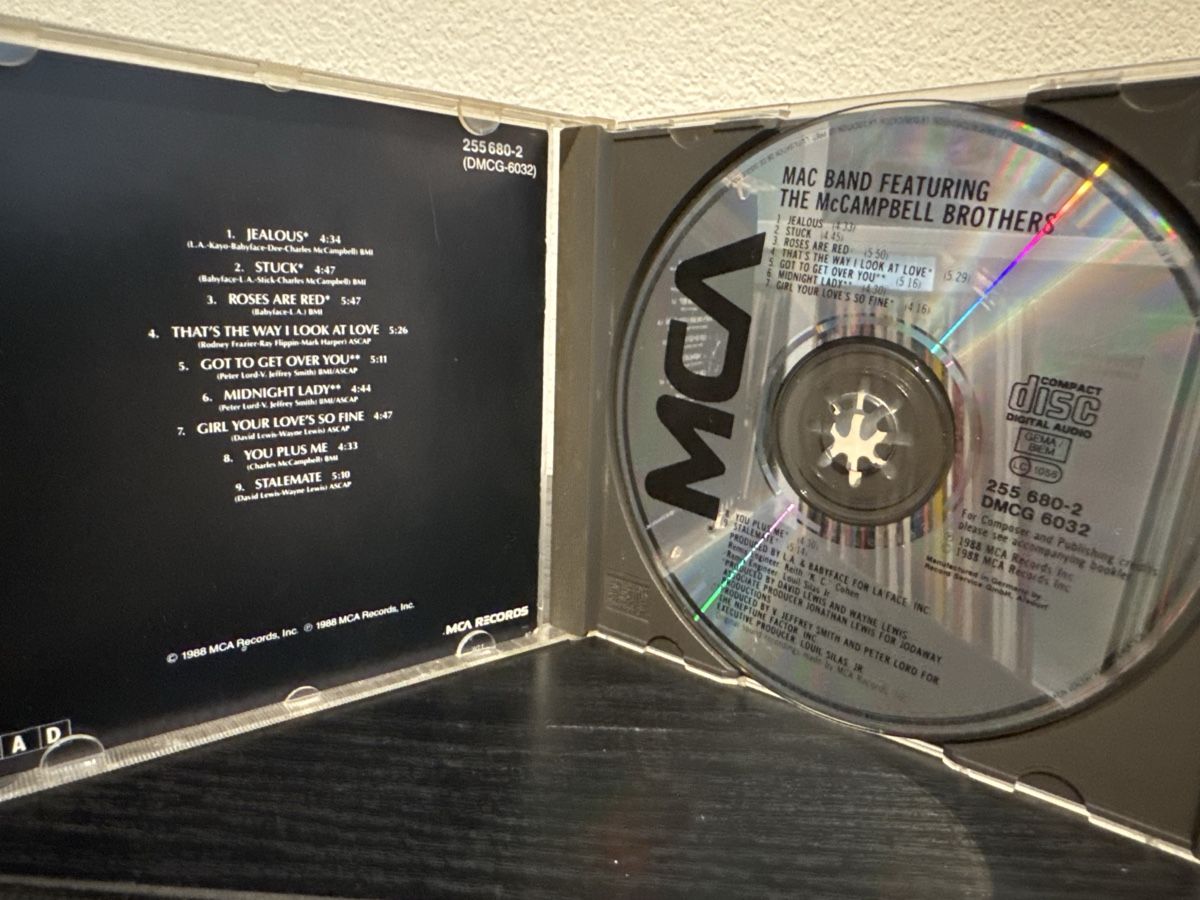 CD: Mac Band Featuring The McCampbell Brothers CD – Usato da Oberglatt ZH venduto da Incredibles 2