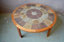 Table basse scandinave brutaliste en bois et céramique