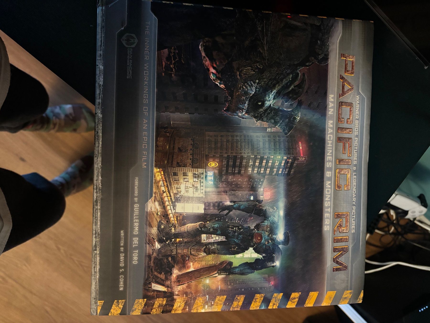 Libri: Pacific Rim Artbook & Concept – Usato da Bözberg venduto da Hiyora
