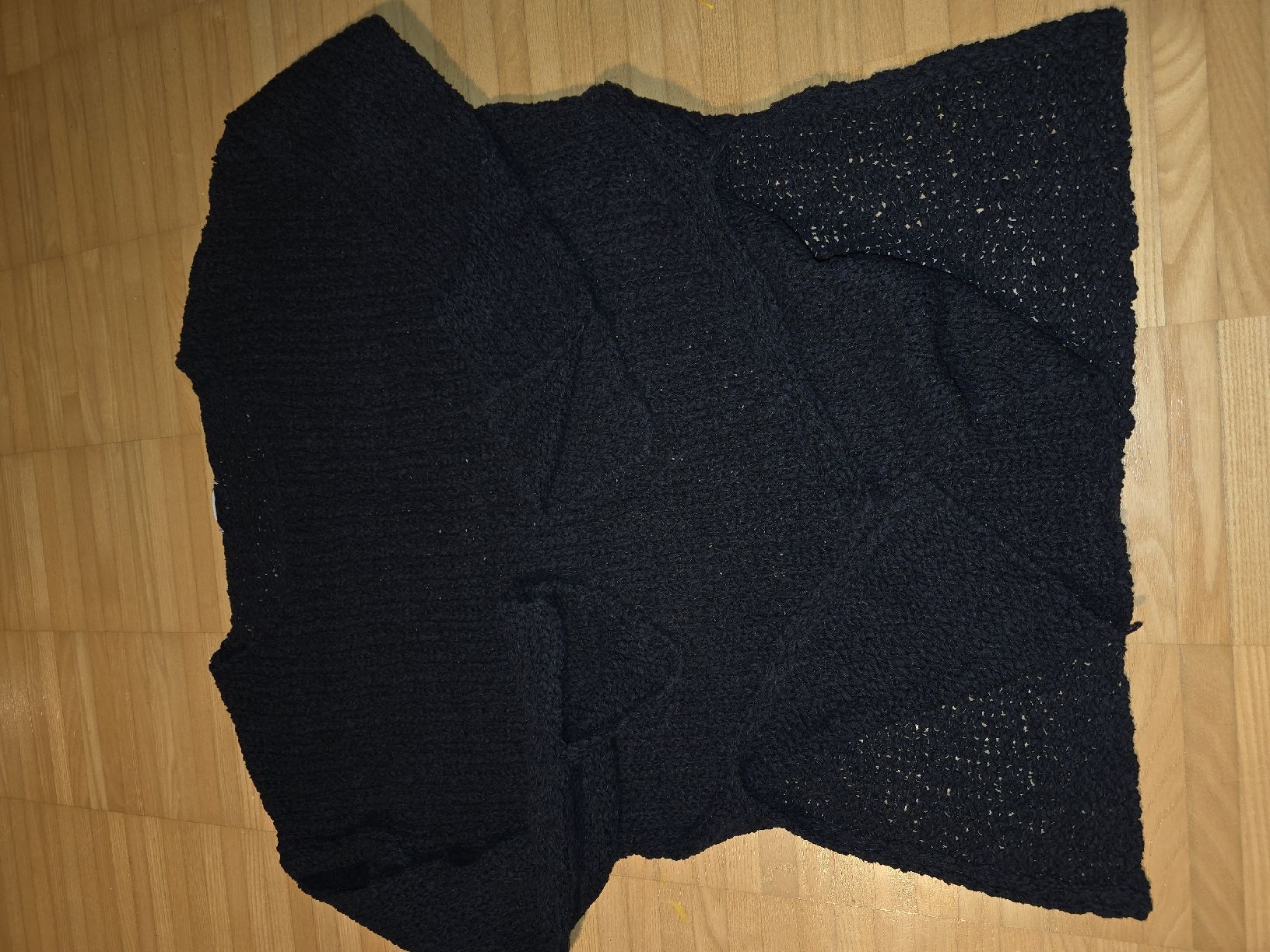 Pullover & Sweatshirts: Schwarzer Strickpullover, Grösse S, Oversize – Gebraucht aus St. Gallen von A.W.128 1