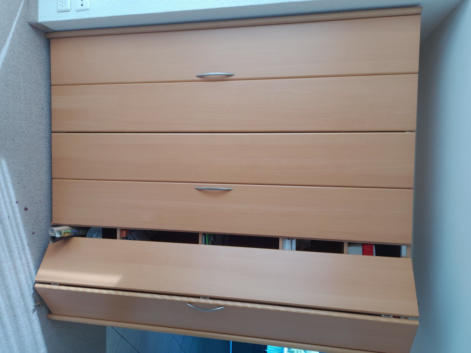 Armadi: Kleiderschrank – Usato da Menzingen venduto da Staubwedel 1