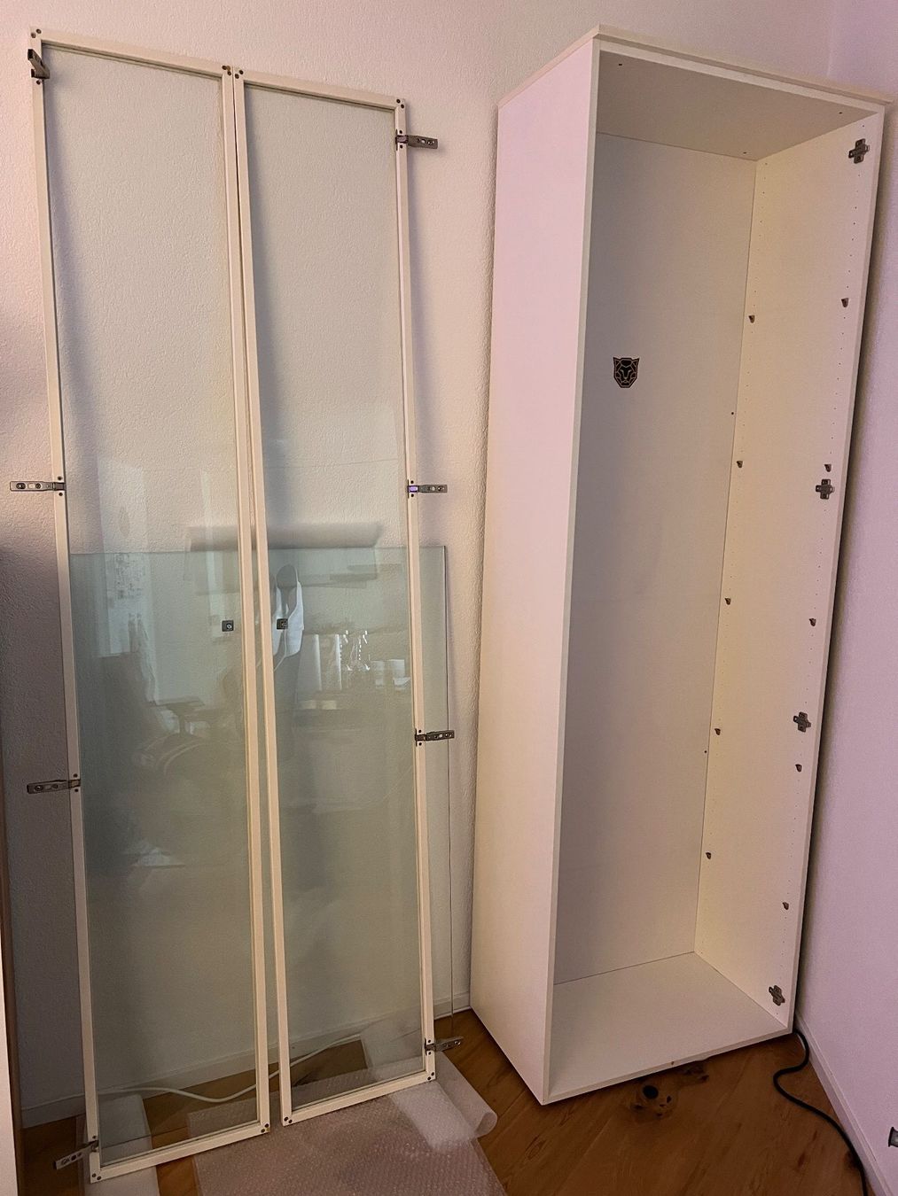 Vitrinen: Vitrine – Gebraucht aus Wangen an der Aare von nightblue3 2