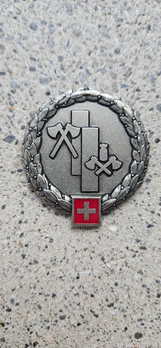 Schweizer Armee Placchette & Badge: *** Beretemblem Silber Schweizer Armee *** – Nuovo e nell'imballaggio originale da Riedholz venduto da fr_sIruP