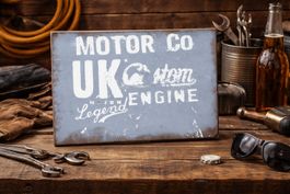 Vintage Metall Schild UK Motor Co Wanddeko 36x24