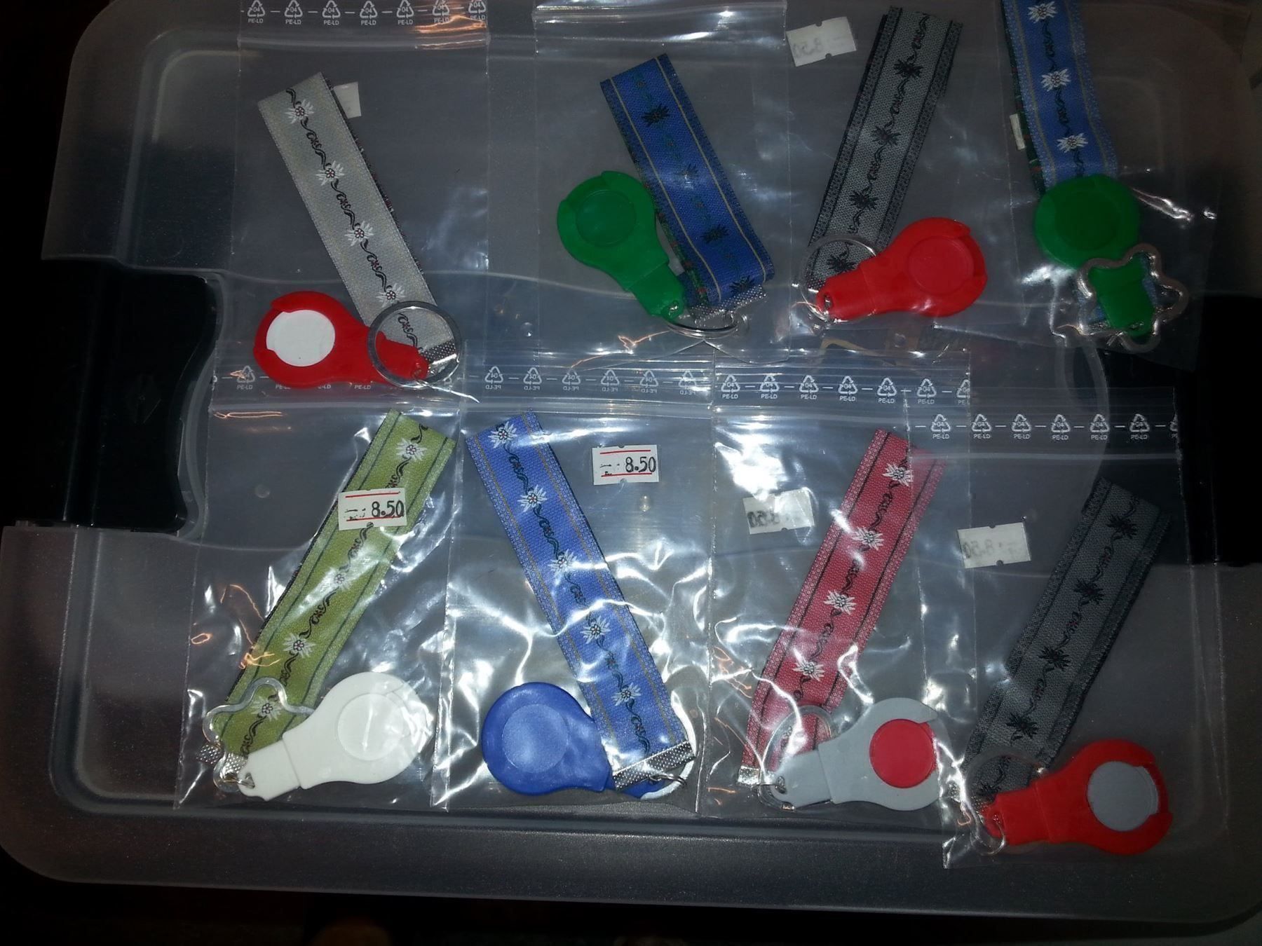 Schlüsselanhänger & - bänder: Aktion 1 stück Schlüsselanhänger – Neu und originalverpackt aus Waldstatt von Liz8 3