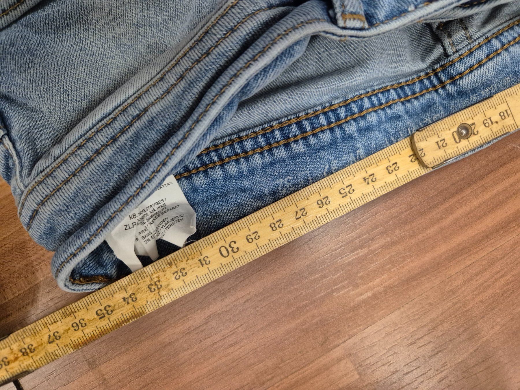 Jeans: 2 Jeans oder2 Hosen gr 38/40 B22 – Usato da Schwarzenburg venduto da Flamingo07 9