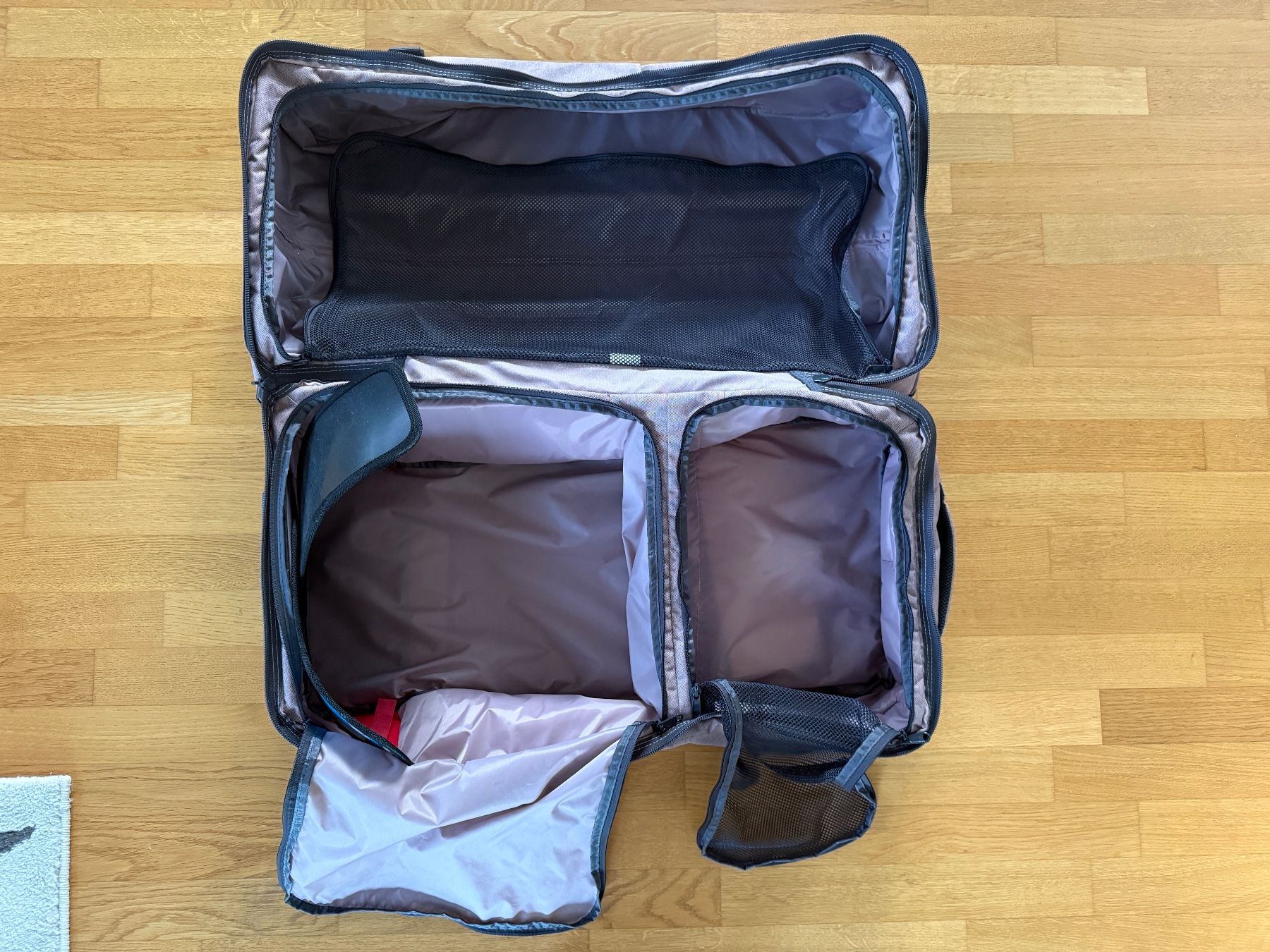 Dakine Reisekoffer: Dakine Split Roller 110L Reisekoffer / Trolley – Gebraucht aus Winterthur von summer_rain_bow 1