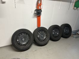 4 Winterreifen auf Stahlfelgen gebraucht 205 / 55 R16 91T