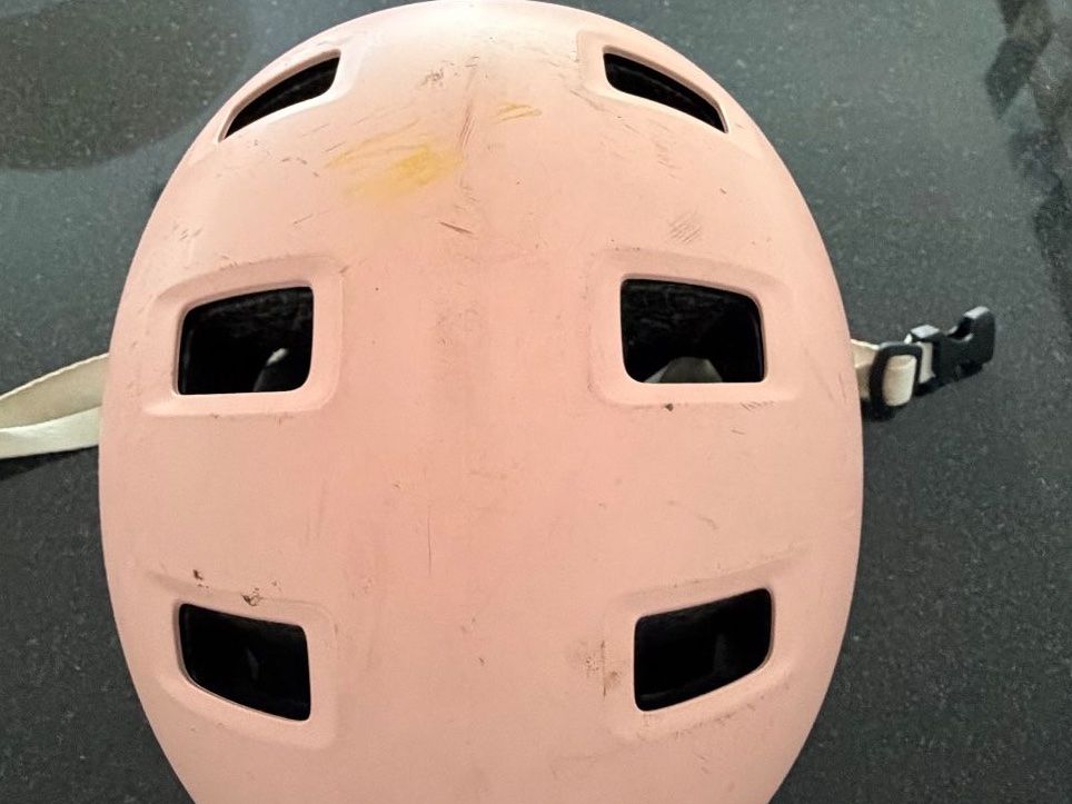 Decathlon Caschi: Kinder Velohelm – Usato da Bülach venduto da eri_9cqs