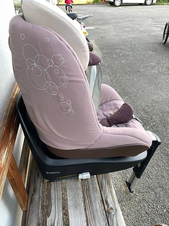 Seggiolini per auto: MaxiCosi 2Way Pearl inkl. Isofix Base – Usato da Olten venduto da Carmi30 3