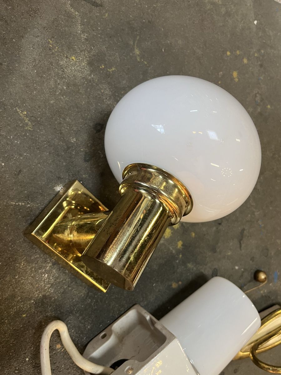 Lampen: 4 Vintage Wandlampen Opalglas  – Gebraucht aus Bern von fotolog111 1