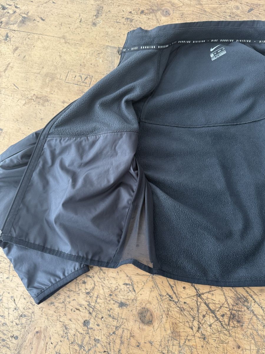 Nike Giacche: Nike Running schwarze Jacke XS – Nuovo (secondo la descrizione) da Oberwil-Lieli venduto da Claudine_1988 5