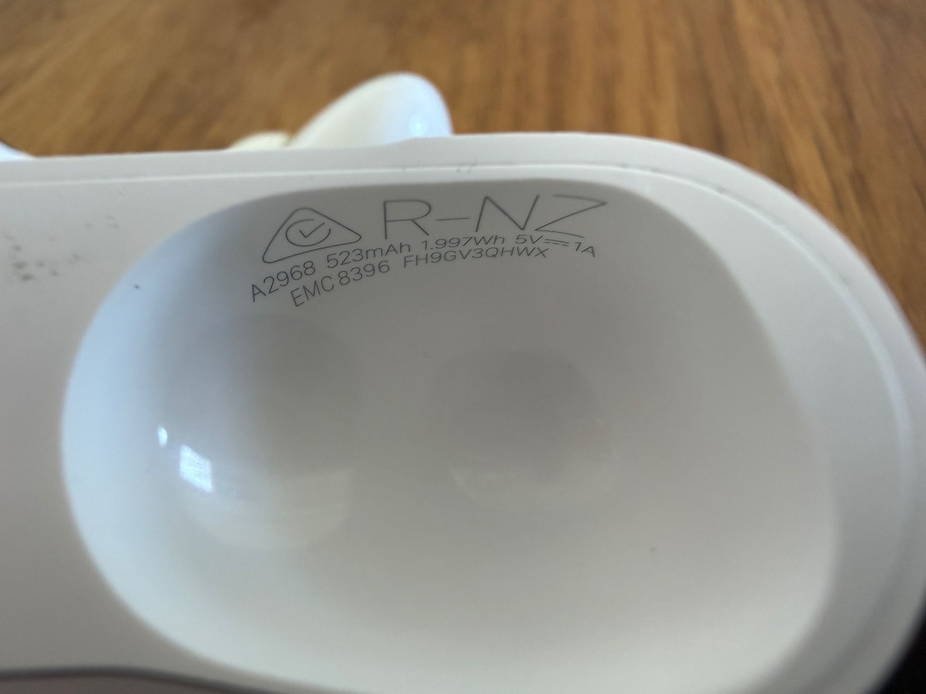 Apple Cuffie: APPLE AirPods Pro 2 (USB-C) – Usato da Lausanne venduto da Nine1982 2