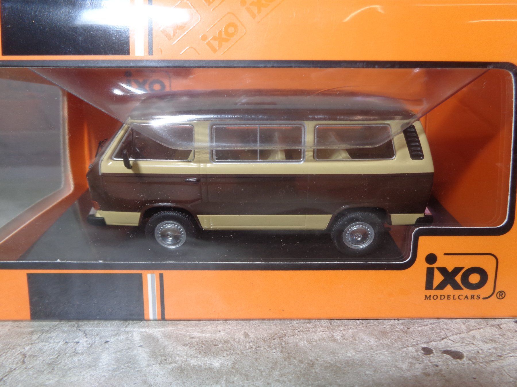 Volkswagen Modellautos: Ixo 1:43 Classic Car VW Type 2 T3 1981 – Neu und originalverpackt aus Reconvilier von rallycar 1