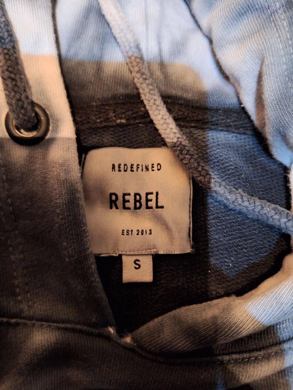 Maglioni & Felpe: Pullover Rebel Hoodie, Graffitimuster, Gr. S, Top Zustand – Nuovo (secondo la descrizione) da Volketswil venduto da nibin99 2